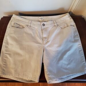 Chico's Ladies Cream Shorts With Design On Back Pocket Size 2.5